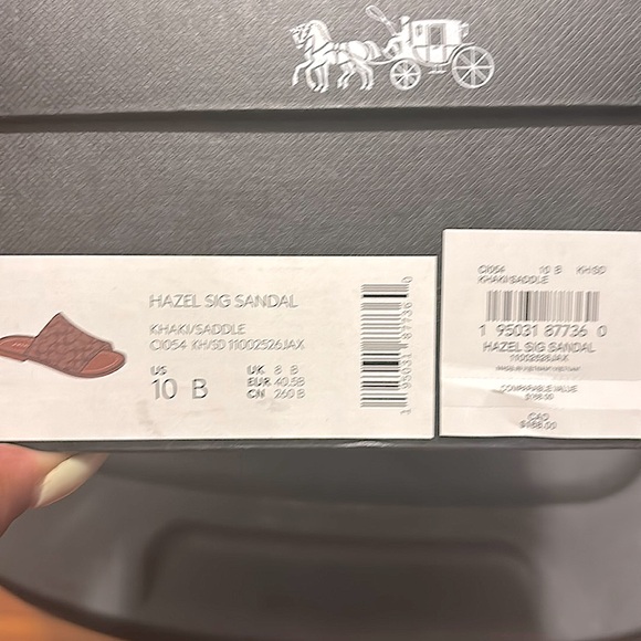 Women’s Coach slides - Picture 1 of 6